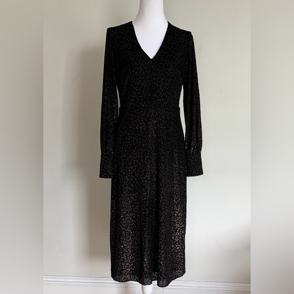 Elie Tahari Elegant Black Long Sleeve Dress. Size XS. Like new. - Picture 2 of 10